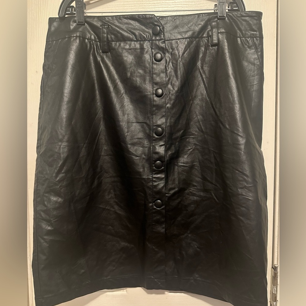 NWT faux leather skirt